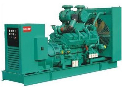 宝丰康明斯728KW发电机组出租